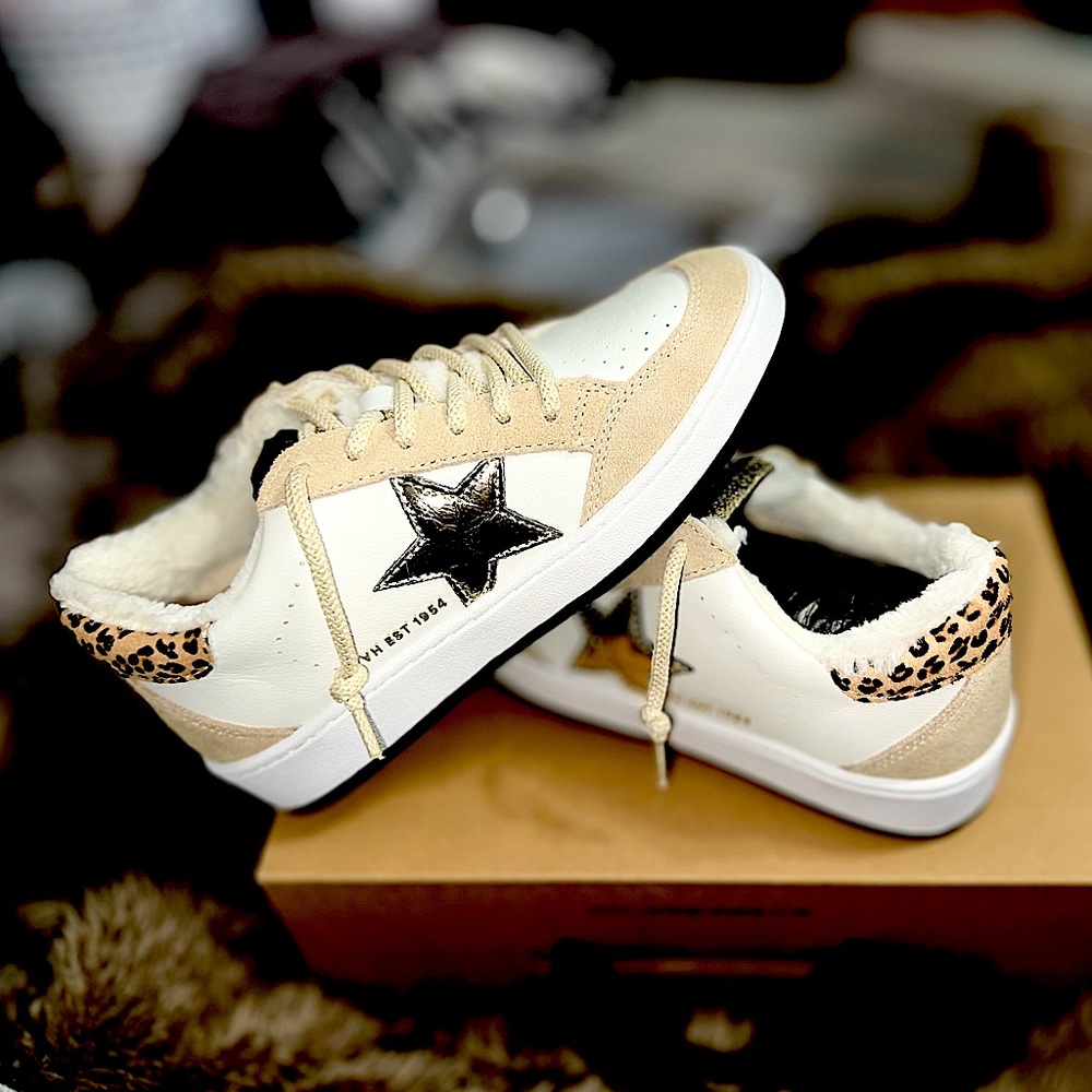 Kynlee Sneakers - White/Camel/Leopard